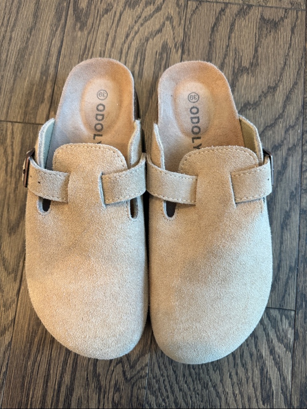 Women’s Suede Slip-On Clogs in Tan —NEW CONDITION..  not worn.